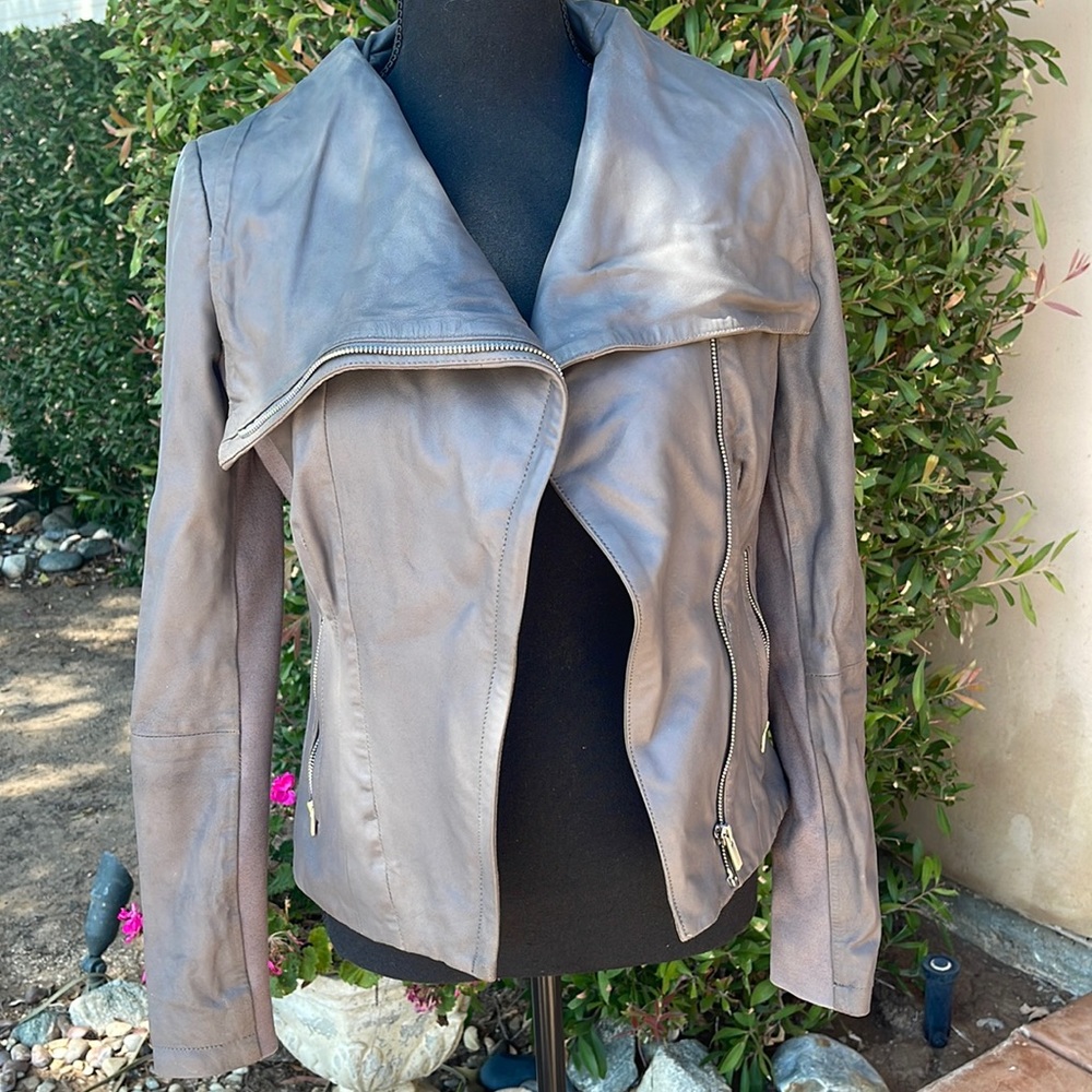 Crop grey leather jacket